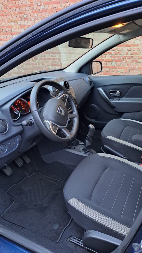 Dacia Sandero Stepway 1.0i  11.000 KM!!!!!